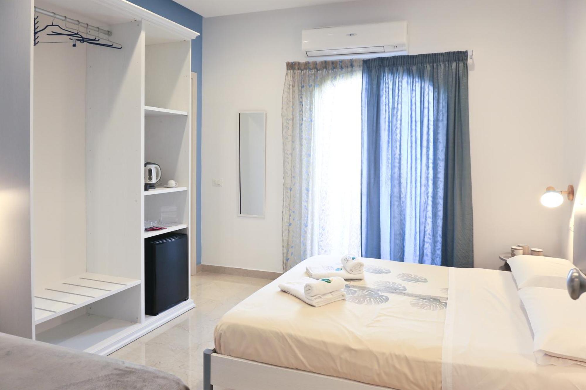 Villa Del Gaudio Rooms & Apartments Castellammare di Stabia Exterior photo