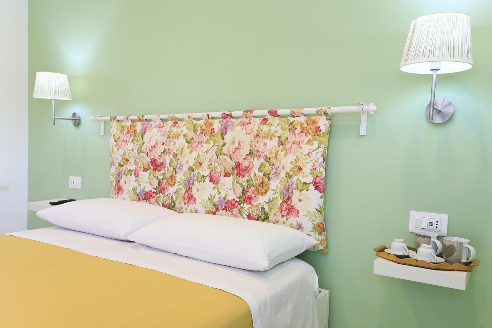 Villa Del Gaudio Rooms & Apartments Castellammare di Stabia Exterior photo